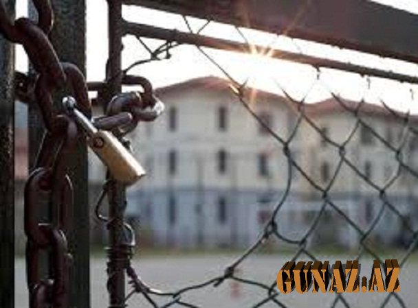 Minlərlə məhbus həbsxanadan qaçıb