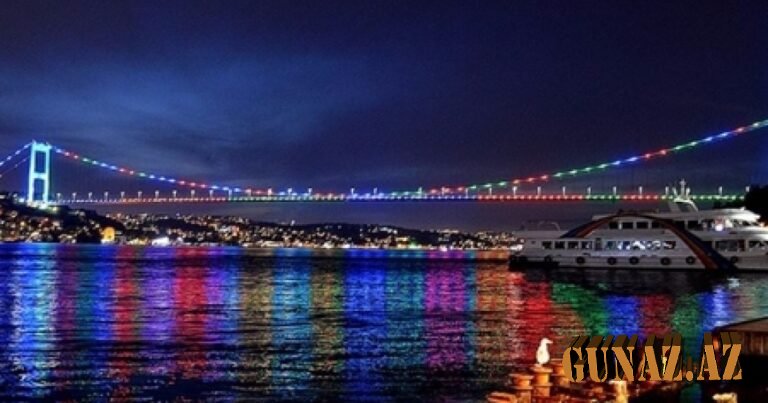 İstanbul körpüləri Azərbaycan bayrağının rəngləri ilə işıqlandırıldı