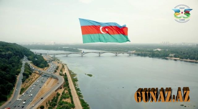 Azərbaycan bayrağı ilk dəfə Ukraynada dronla nümayiş olundu - Möhtəşəm görüntülər