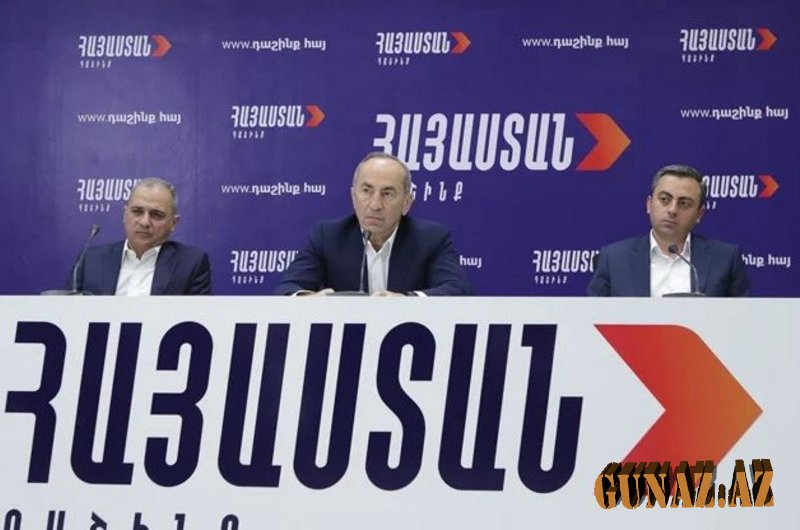 Ermənistanda ARA QARIŞIR