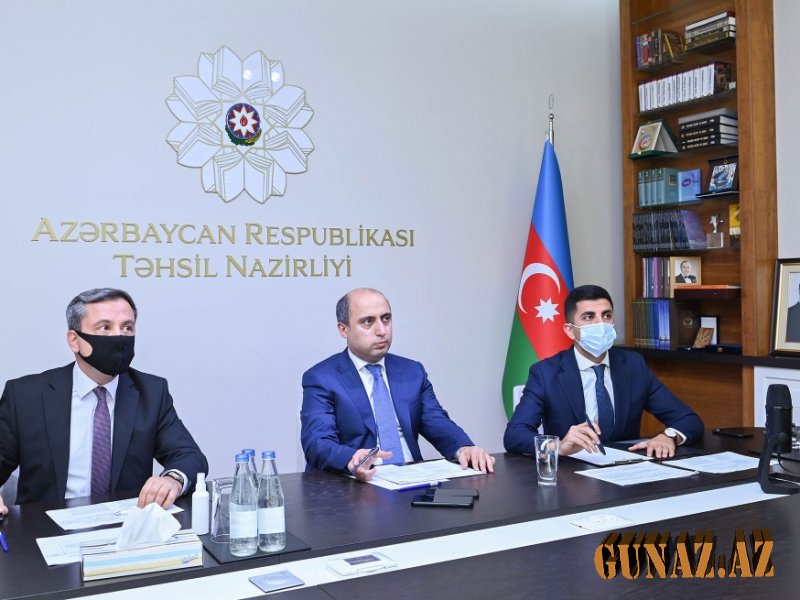 Təhsil naziri videoqəbul keçirdi - FOTO