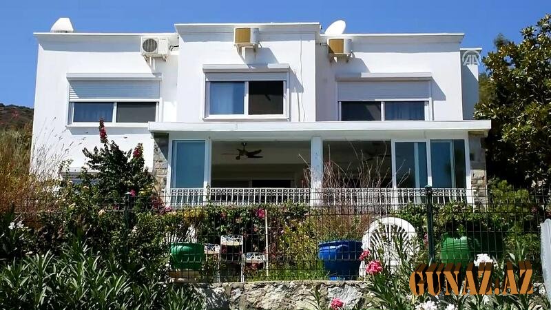 Məşhur aktrisanın yaşadığı villa ŞOK QİYMƏTƏ SATILIR