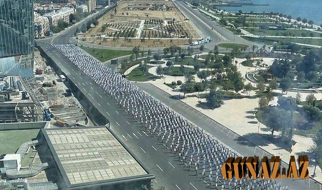 Bakıda hərbiçilərin möhtəşəm yürüşü