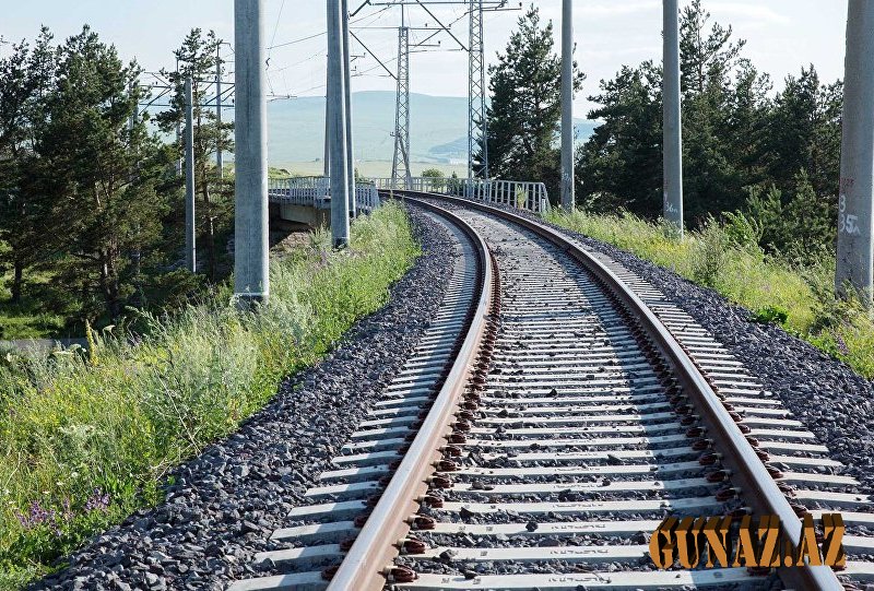 Qazaxda dəmir yol reysləri oğurlandı