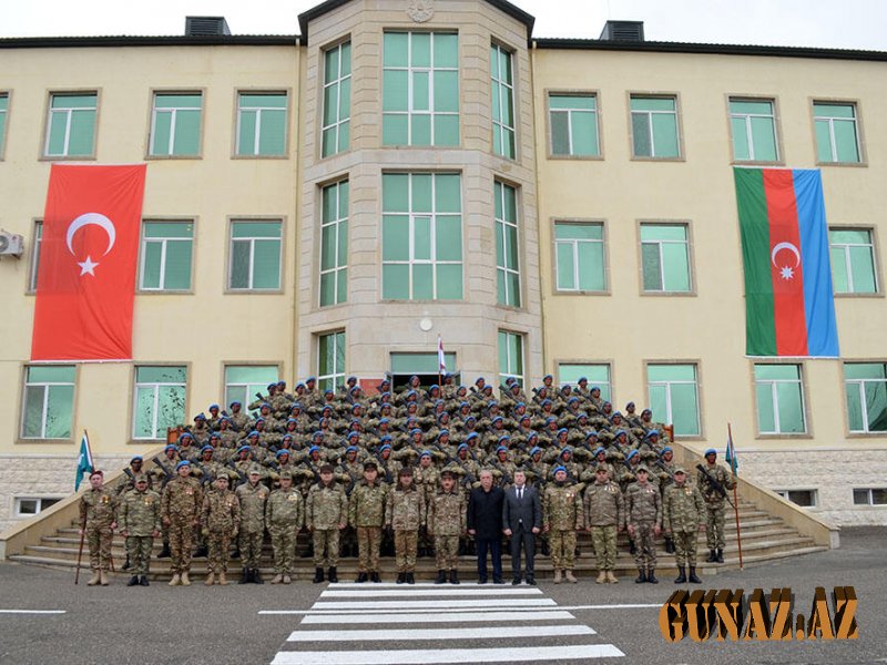 Müdafiə Naziri yeni açılan hərbi hissənin açılışında