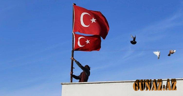 Naməlum qadın Türk bayrağını niyə endirmək istədi?