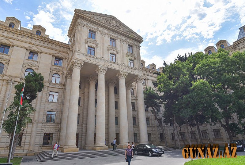 Azərbaycan XİN Ukraynadakı vətəndaşlarına müraciət edib