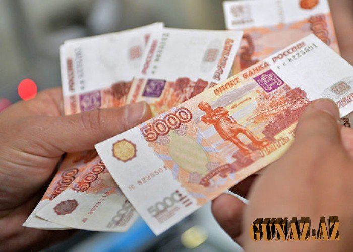 Rubl sürətlə qiymətini itirir