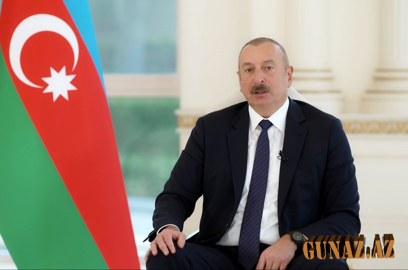 İlham Əliyev Azərbaycan qadınlarını təltif edib