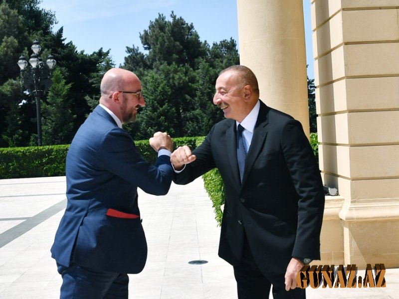 İlham Əliyev Şarl Mişeli təbrik etdi