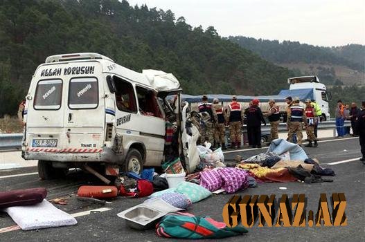 Türkiyədə turist avtobusu aşdı- Yaralananlar var