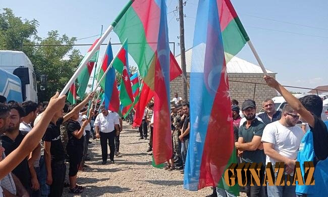 Dünən şəhid olan Anarın anası vəfat edib?