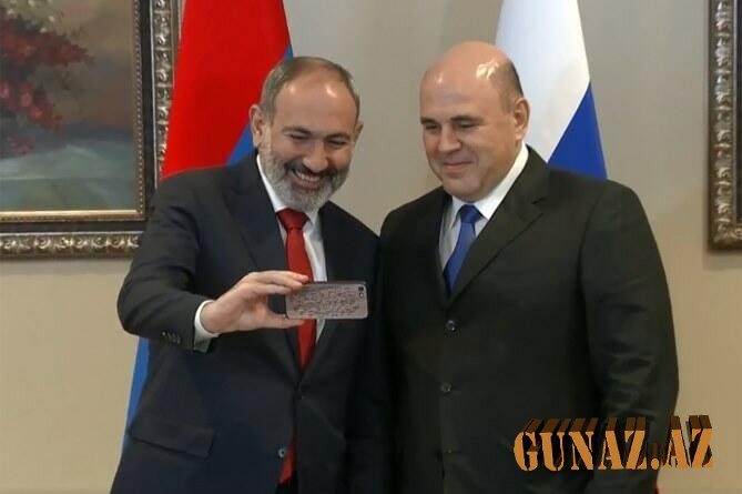 Mişustin Paşinyana zəng etdi