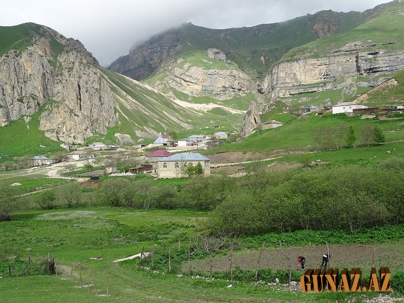 Turistlər Laza kəndinə niyə buraxılmadı?