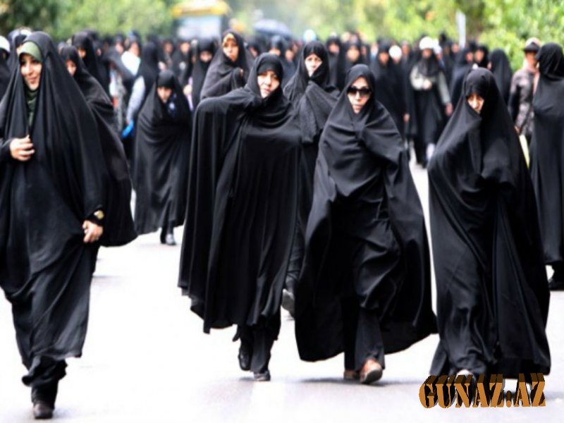 İranda qadınlar etiraz aksiyası keçirir