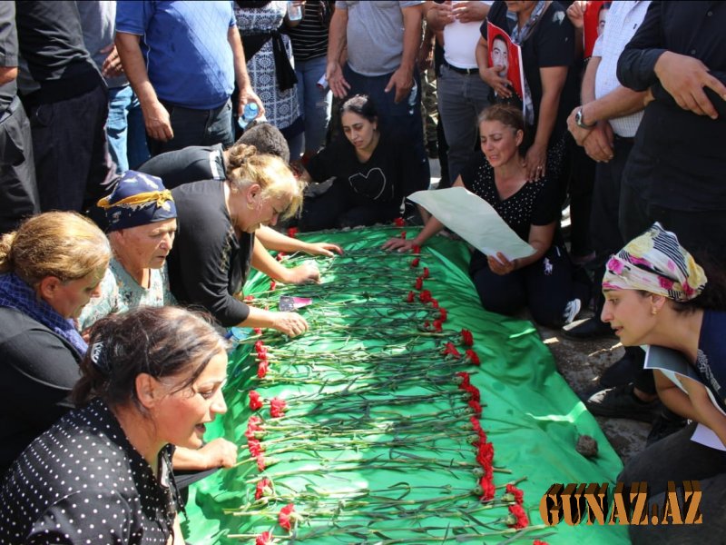 Şərur igid şəhidini son mənzilə yola saldı Şərur igid şəhidini son mənzilə yola saldı
