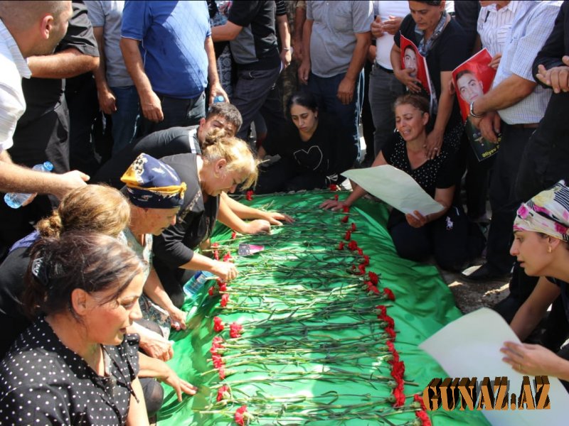 Şərur igid şəhidini son mənzilə yola saldı Şərur igid şəhidini son mənzilə yola saldı