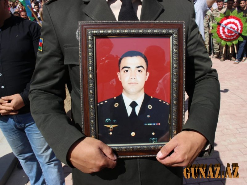 Şərur igid şəhidini son mənzilə yola saldı Şərur igid şəhidini son mənzilə yola saldı
