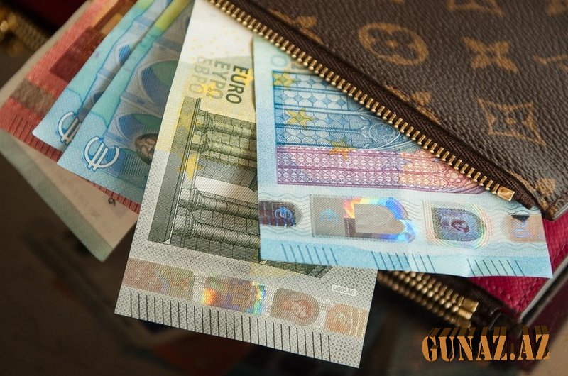 Günün rəsmi valyuta məzənnəsi