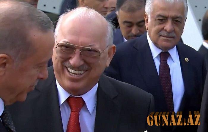 Cahangir Əsgərovun eynəyinin qiyməti "dodaq uçuqlatdı"