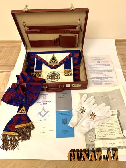 Bakıda massonlara aid əşyalar satışa çıxarıldı