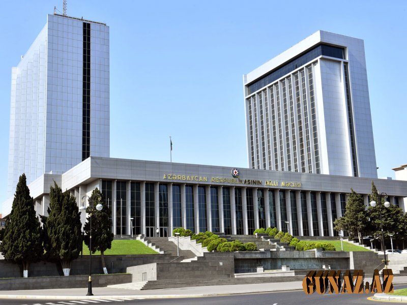 Milli Məclisin iclası başladı