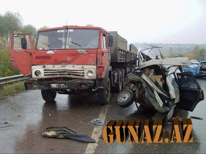 “Kia” ilə “Kamaz” toqquşdu: ana və oğlu öldü