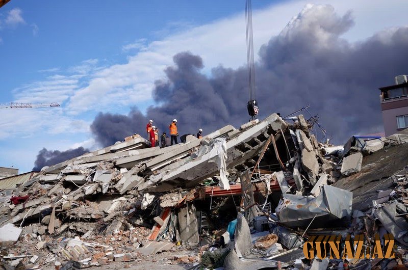 Bu deprem deyil, saldırı- Türk yazardan ŞOK AÇIQLAMA