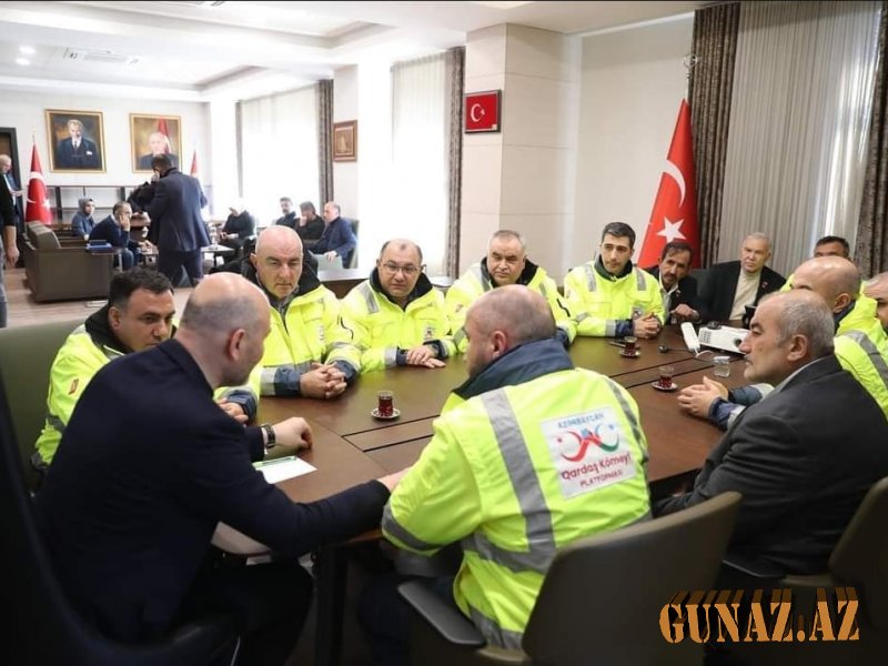 “Qardaş Köməyi” Platformasını təmsil edən heyət Türkiyədəki zəlzələ bölgəsində səfərdədir