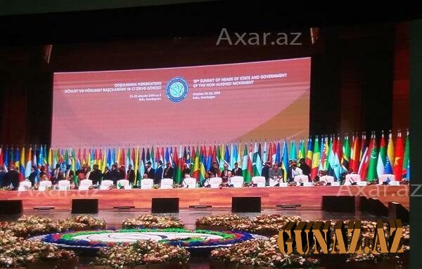 Sammitin yekunlarına dair sənəd imzalandı