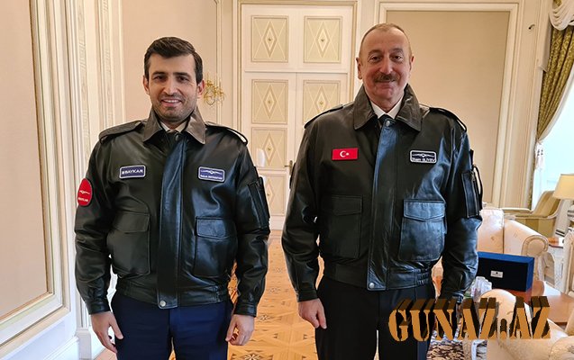 Bayraqdardan Əliyevə maraqlı hədiyyə