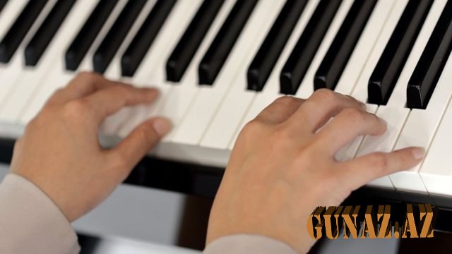 Azərbaycanlı şagirdlər Parisdə diplomla təltif olundu