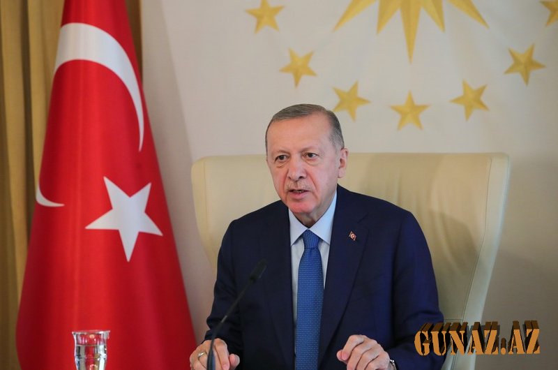Ərdoğan İstanbulun fəthindən yazdı