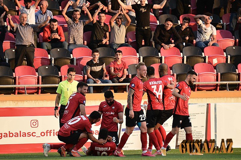 "Qəbələ" bu futbolçu ilə müqaviləni niyə uzadır?