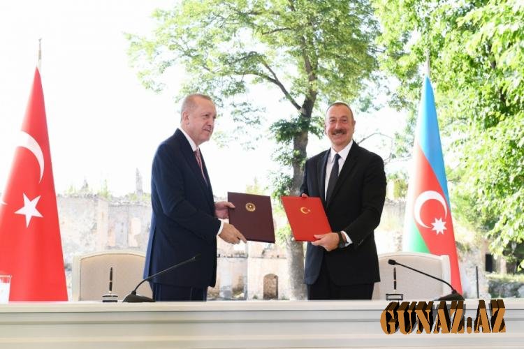 Qars müqaviləsini üstələyən Şuşa BƏYANNAMƏSİ