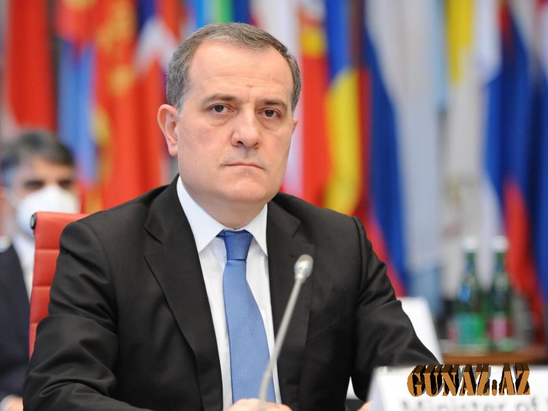 Xarici işlər naziri Ceyhun Bayramov Londonda Britaniya səfiri ilə görüşdü