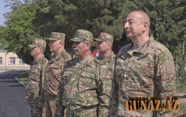 Prezident generallarla Komandonun məşqini izlədi - Video
