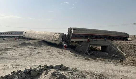 Sərnişin qatarı relsdən çıxdı- ÖLƏNLƏR VAR