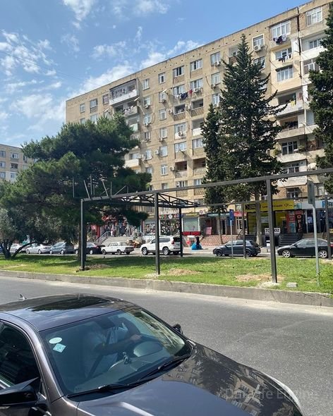 Paytaxtda yaşıllıq ərazi zəbt edilərək yerinə kafe tikilir? - FOTO
