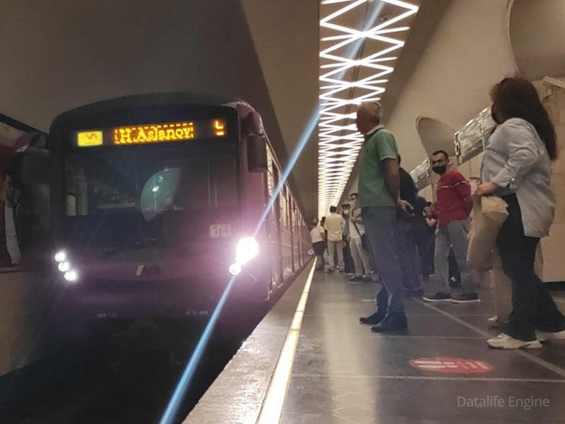 Bakı metrosunda qatarda nasazlıq yaranıb, sərnişinlər düşürülüb