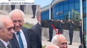 Şəhid dəfni zamanı gülən iş adamı kimdir?