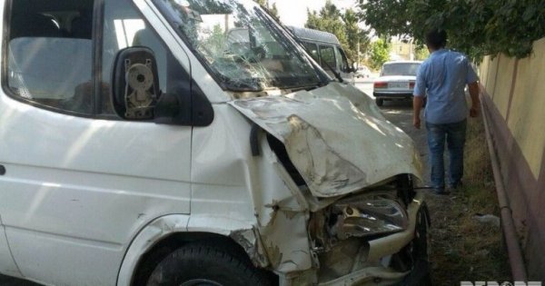 Salyanda mikroavtobus kanala aşdı: ölən var
