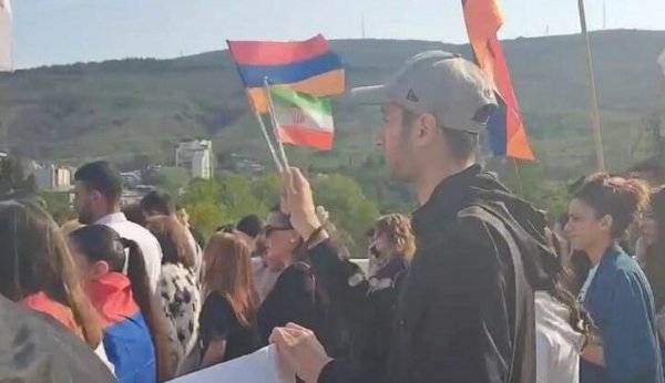 Ermənilərin Bakıya qarşı yürüşü- İran bayrağı qaldırdılar