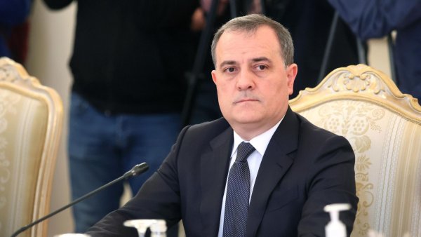 Ceyhun Bayramov Moskvaya gedir