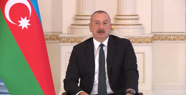 İlham Əliyev BƏƏ prezidenti ilə görüşdü