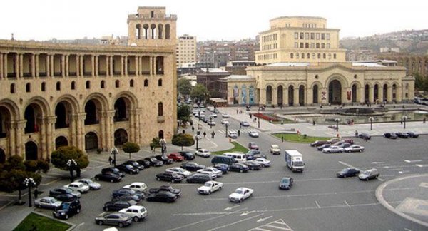 İrəvan Moskva ilə tarixi əlaqələri kəsir