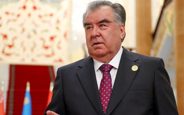 Tacikistan Prezidenti Azərbaycana gəldi