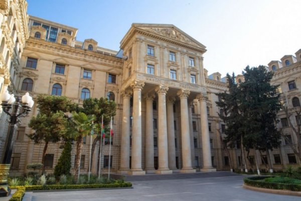 XİN Fransaya xəbərdarlıq etdi