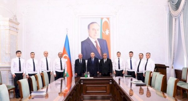2 prokuror vəzifəsindən azad edildi