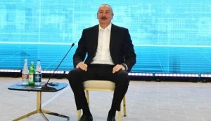 İlham Əliyev Şuşada forumda çıxış edir
